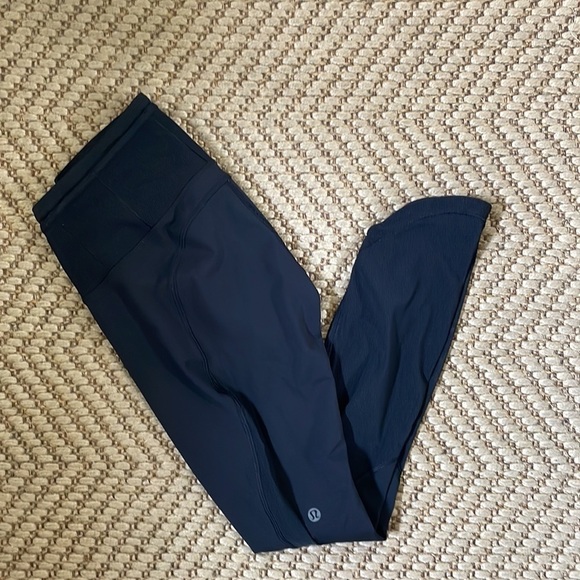 Lululemon - 7/8s Yoga Workout Leggings - Mesh - Black - Size 4 - Picture 15 of 15